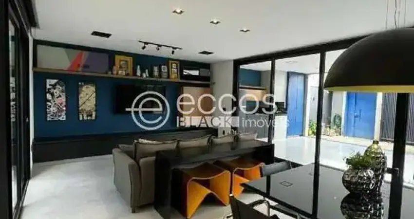 Casa à venda, 3 quartos, 1 suíte, 3 vagas, Aclimação - Uberlândia/MG