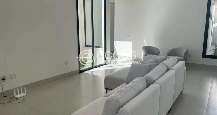 Casa à venda, 3 quartos, 3 suítes, 2 vagas, Novo Mundo - Uberlândia/MG