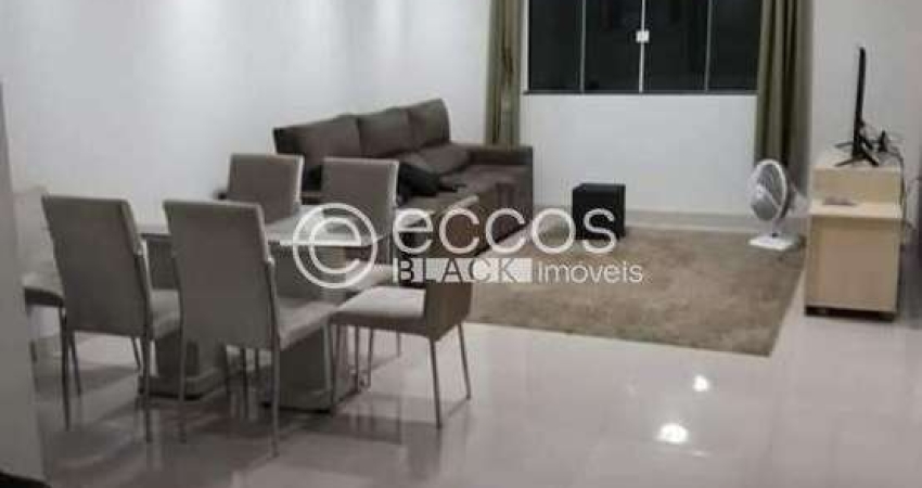 Casa à venda, 3 quartos, 1 suíte, 3 vagas, Jardim Patrícia - Uberlândia/MG