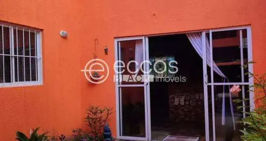 Casa à venda, 2 quartos, 2 suítes, 1 vaga, São Judas Tadeu - ARAGUARI/MG