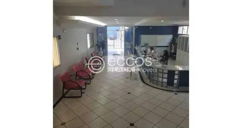 Prédio para aluguel, 20 vagas, Centro - Uberlândia/MG