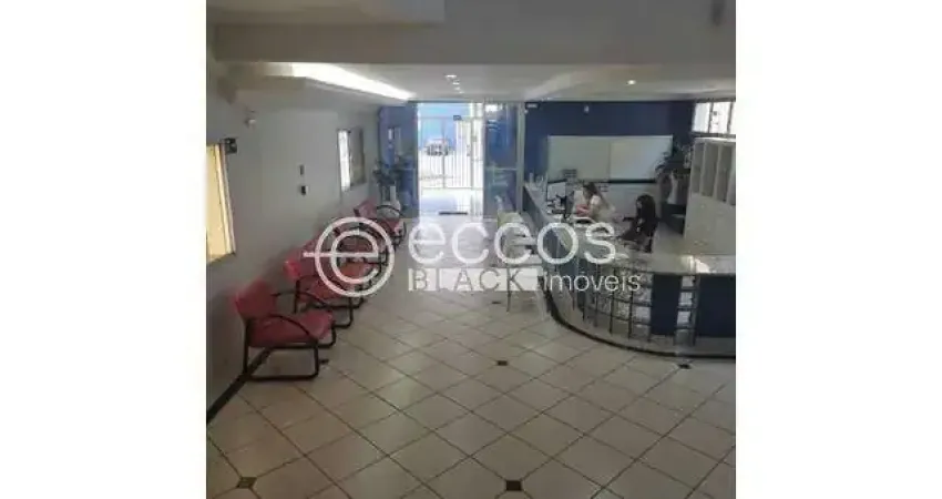Prédio para alugar na Avenida Cesário Alvim, 345, Centro, Uberlândia
