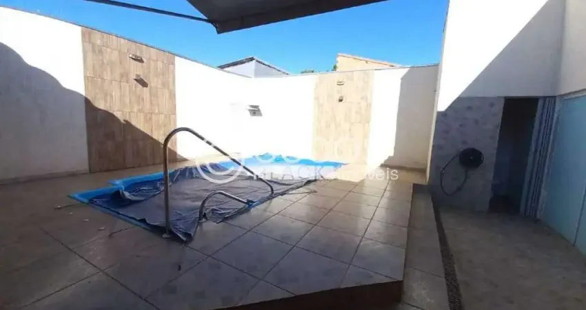 Casa à venda, 3 quartos, 1 suíte, 2 vagas, São Jorge - Uberlândia/MG