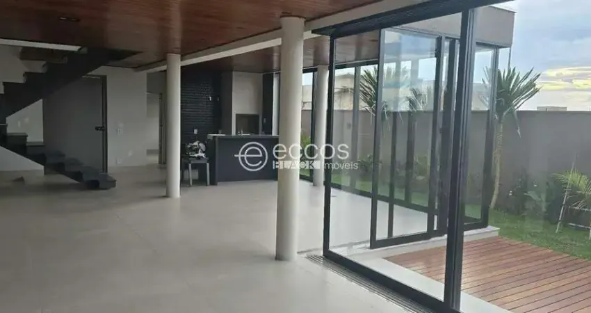 Casa em condomínio à venda, 4 quartos, 3 suítes, 4 vagas, Gávea Sul - Uberlândia/MG