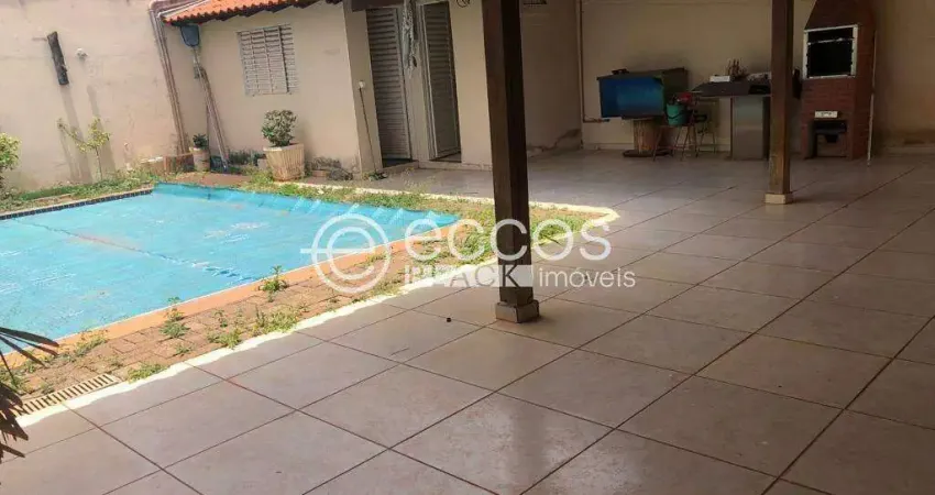 Casa à venda, 3 quartos, 2 suítes, 2 vagas, presidente roosevelt - uberlândia/mg