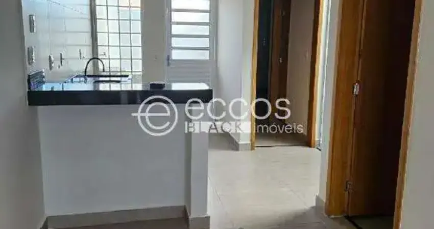 Casa à venda, 2 quartos, 1 suíte, 2 vagas, Jardim Ipanema - Uberlândia/MG