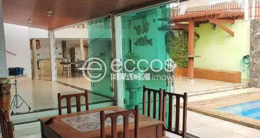 Casa à venda, 3 quartos, 1 suíte, 1 vaga, Daniel Fonseca - Uberlândia/MG