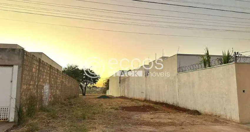 Terreno à venda na Rua Francisco José dos Santos, 85, Jardim Patrícia, Uberlândia
