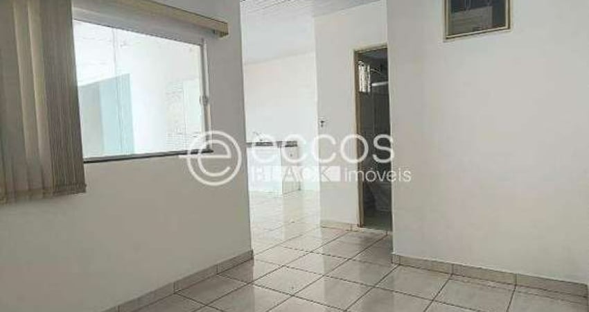 Casa em condomínio à venda, 3 quartos, 1 suíte, 3 vagas, Aclimação - Uberlândia/MG