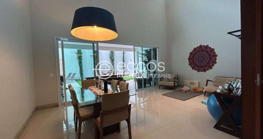Casa em condomínio à venda, 3 quartos, 3 suítes, 2 vagas, Nova Uberlândia - Uberlândia/MG
