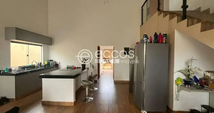 Casa à venda, 3 quartos, 1 suíte, 2 vagas, Jardim Ipanema - Uberlândia/MG