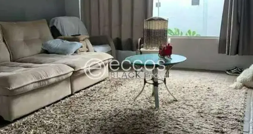 Casa à venda, 3 quartos, 1 suíte, 2 vagas, residencial gramado - uberlândia/mg