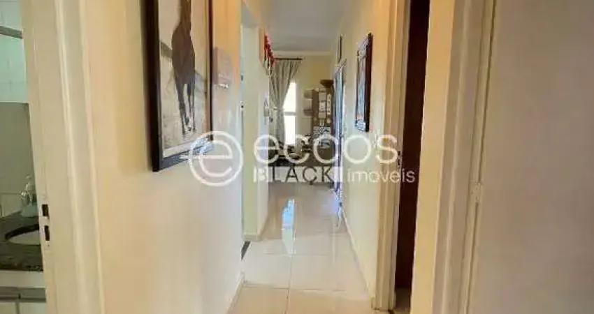 Casa em condomínio à venda, 3 quartos, 1 suíte, 2 vagas, Vila Arquelau - UBERABA/MG
