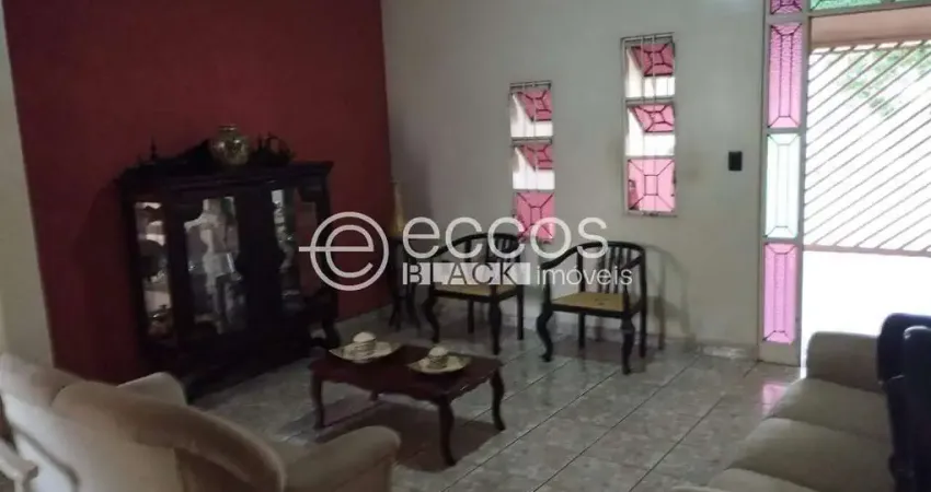 Casa à venda, 3 quartos, 1 suíte, 2 vagas, martins - uberlândia/mg