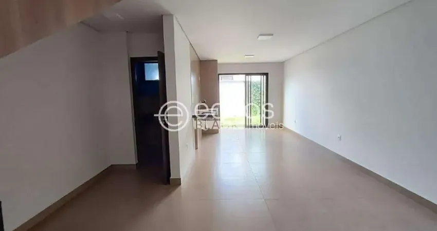 Casa para aluguel, 3 quartos, 1 suíte, 1 vaga, Alto Umuarama - Uberlândia/MG