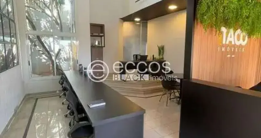 Sala comercial para alugar na Avenida Francisco Galassi, 2319, Patrimônio, Uberlândia