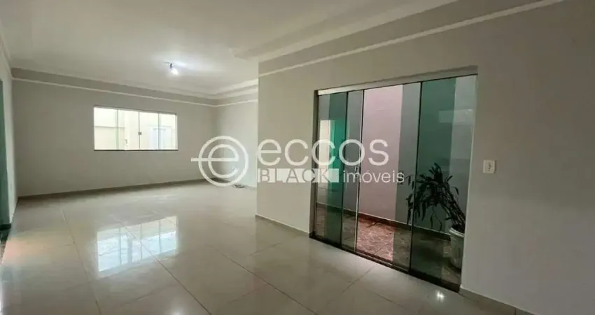 Casa à venda, 3 quartos, 2 suítes, 2 vagas, granada - uberlândia/mg