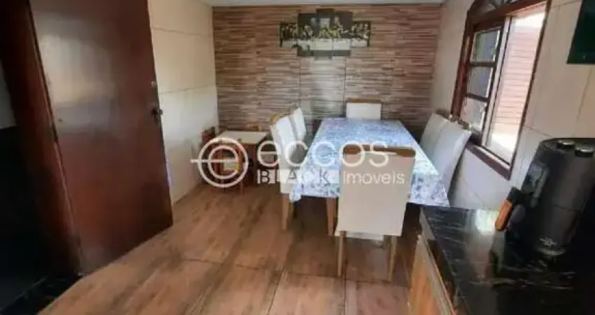 Casa à venda, 3 quartos, 1 suíte, 9 vagas, cachoeira - são josé da lapa/mg