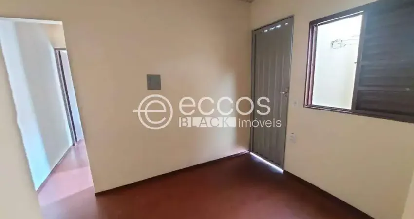 Casa com 2 quartos à venda na Rua Jorge Cauhy, 1001, Planalto, Uberlândia