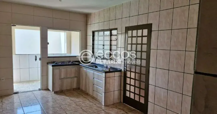 Casa à venda, 3 quartos, 1 suíte, 2 vagas, Nova Uberlândia - Uberlândia/MG