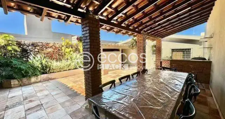 Casa à venda, 3 quartos, 1 suíte, 6 vagas, brasil - uberlândia/mg