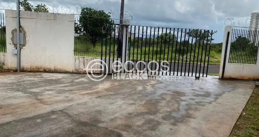 Barracão / Galpão / Depósito para alugar na Avenida do Corinto, 686, Laranjeiras, Uberlândia