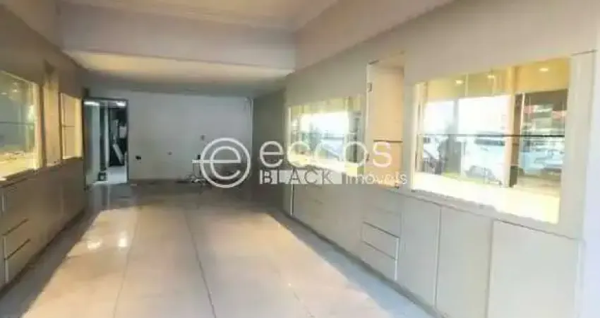 Sala comercial para alugar na Praça Tubal Vilela, 191, Centro, Uberlândia