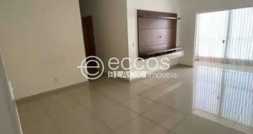Apartamento à venda, 3 quartos, 1 suíte, 2 vagas, Santa Mônica - Uberlândia/MG
