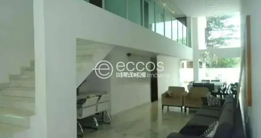 Casa à venda, 4 quartos, 2 suítes, 6 vagas, Santa Lúcia - Belo Horizonte/MG