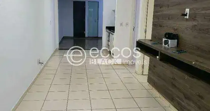Casa em condomínio à venda, 3 quartos, 3 vagas, Aclimação - Uberlândia/MG