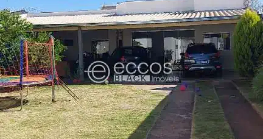 Casa à venda, 2 quartos, 2 suítes, 2 vagas, osvaldo rezende - uberlândia/mg