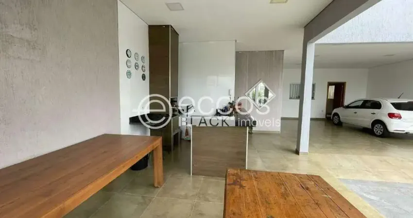Casa à venda, 3 quartos, 1 suíte, 5 vagas, custódio pereira - uberlândia/mg