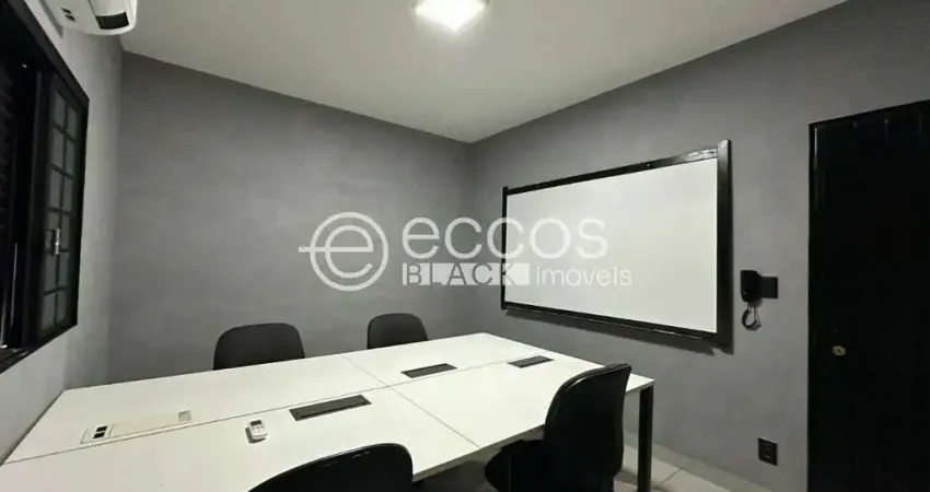 Sala comercial para alugar na Rua José Nonato Ribeiro, 492, Cazeca, Uberlândia