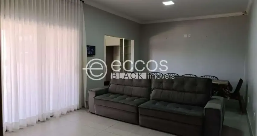 Casa à venda, 3 quartos, 1 suíte, 2 vagas, leblon - uberaba/mg