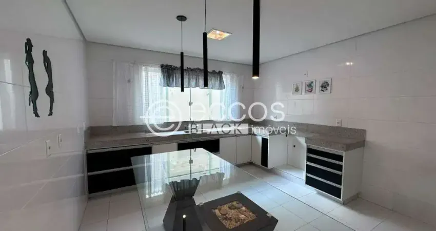 Casa em condomínio para aluguel, 4 quartos, 4 suítes, 2 vagas, nova uberlândia - uberlândia/mg