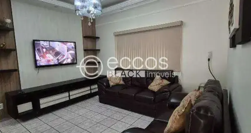Casa para aluguel, 3 quartos, 1 suíte, 2 vagas, Laranjeiras - Uberlândia/MG