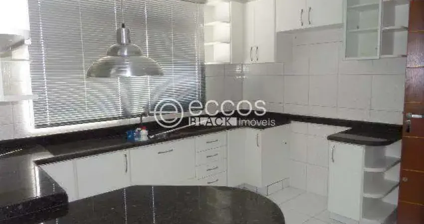 Apartamento para aluguel, 3 quartos, 1 suíte, 2 vagas, Nossa Senhora Aparecida - Uberlândia/MG