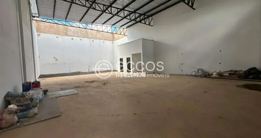 Barracão à venda, 1 quarto, 3 vagas, Alto Umuarama - Uberlândia/MG