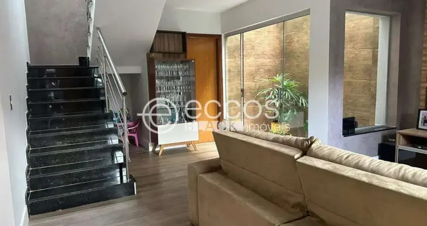 Casa à venda, 3 quartos, 1 suíte, 2 vagas, granada - uberlândia/mg