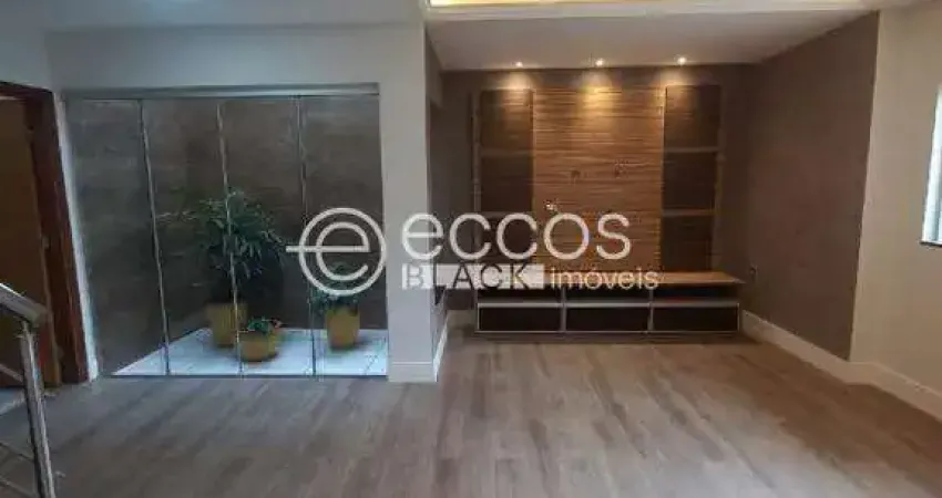 Casa para aluguel, 3 quartos, 1 suíte, 2 vagas, Granada - Uberlândia/MG