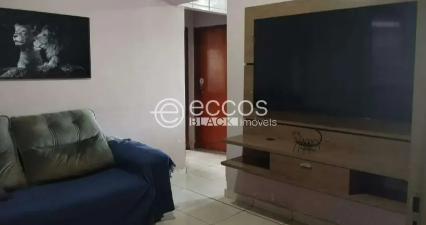 Casa à venda, 2 quartos, 5 vagas, Granada - Uberlândia/MG