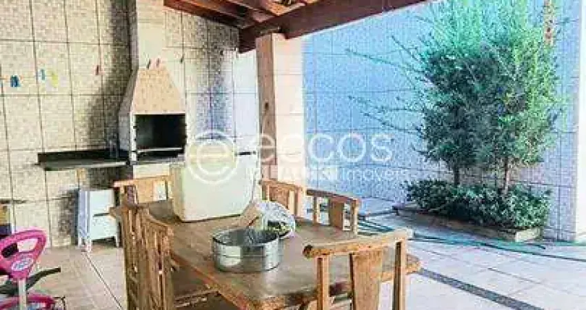 Casa à venda, 3 quartos, 2 vagas, Santa Rosa - Uberlândia/MG