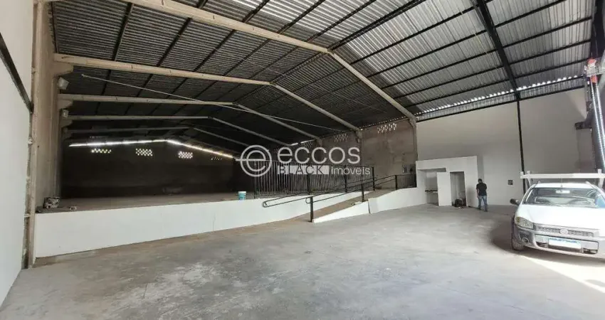 Barracão / Galpão / Depósito para alugar na Rua Pedro Ivo, --, Marta Helena, Uberlândia