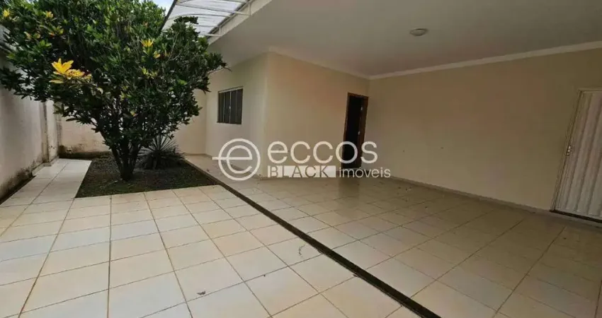 Casa à venda, 3 quartos, 1 suíte, 2 vagas, Cidade Jardim - Uberlândia/MG