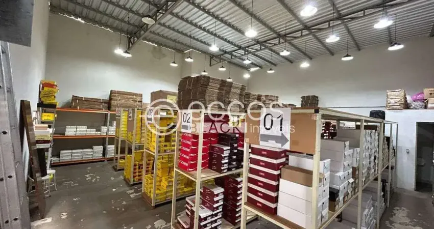 Barracão / Galpão / Depósito à venda na Rua Jacatupe, 528, Jaraguá, Uberlândia