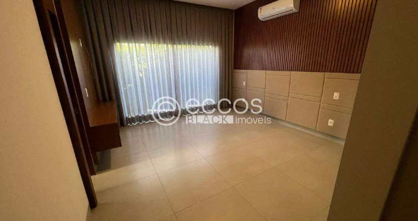 Casa em condomínio para aluguel, 3 quartos, 3 suítes, 4 vagas, Jardim Sul - Uberlândia/MG