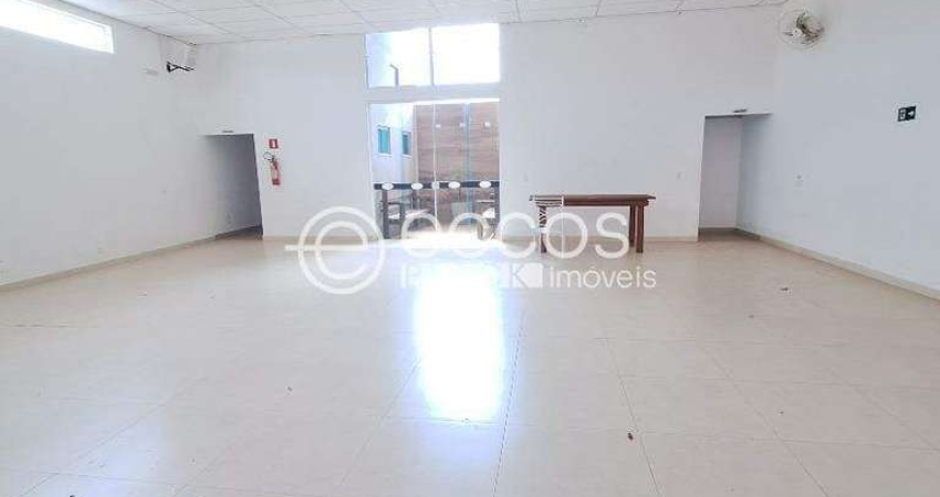 Barracão / Galpão / Depósito para alugar na Rua Joaquim Barbosa., --, Amorim, Araguari