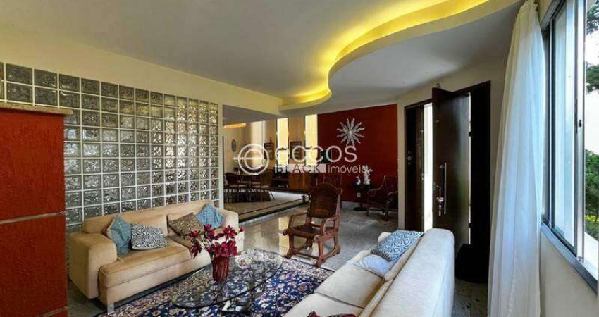 Casa à venda, 4 quartos, 2 suítes, 4 vagas, Belvedere - Belo Horizonte/MG