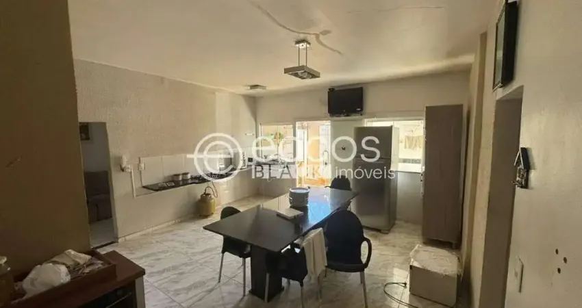Casa para aluguel, 2 quartos, 2 suítes, 2 vagas, nossa senhora aparecida - uberlândia/mg