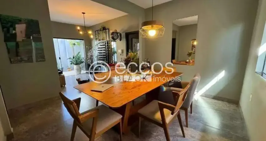 Casa à venda, 2 quartos, 1 suíte, 2 vagas, fabrício - uberaba/mg